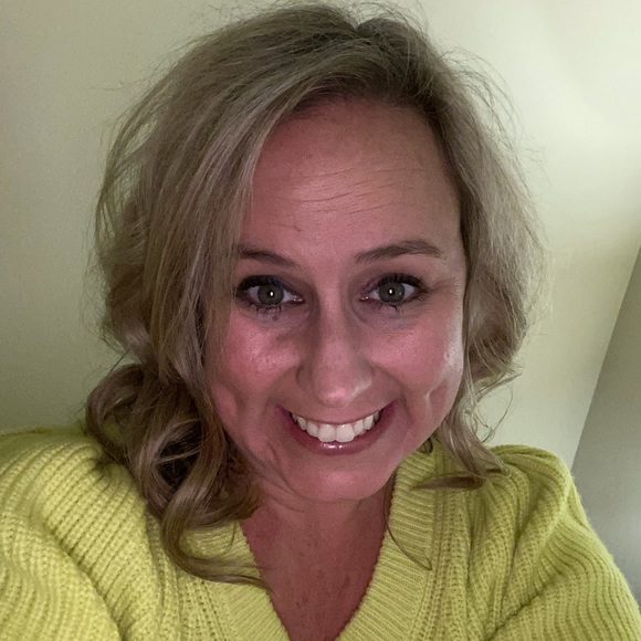 Meet your Posher, Liz - Picture 1 of 1